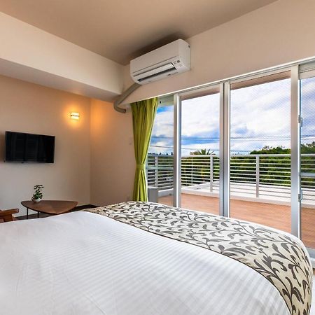 Mr Kinjo 万座ビーチ前 Aparthotel Онна Екстериор снимка
